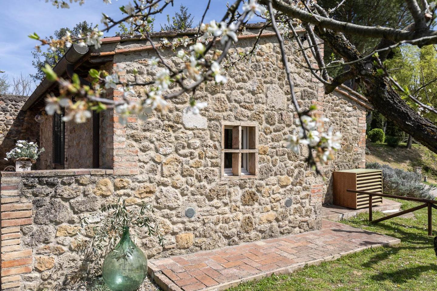 Relais Antico Borgo San Lorenzo Poggibonsi Exterior photo